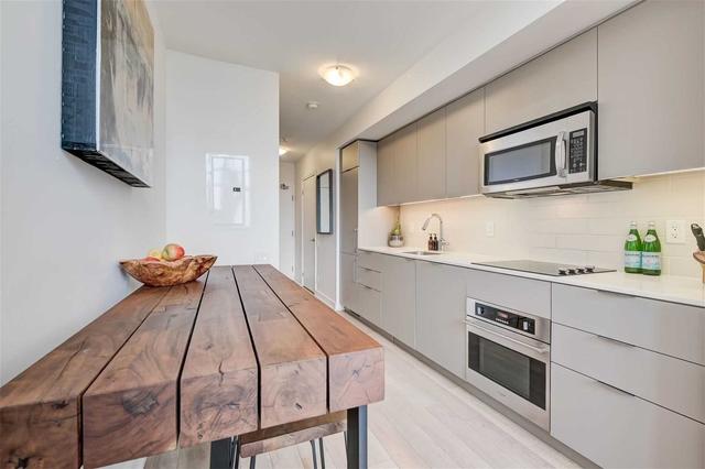 405 - 5 Hanna Ave, Condo with 1 bedrooms, 2 bathrooms and 1 parking in Toronto ON | Image 3