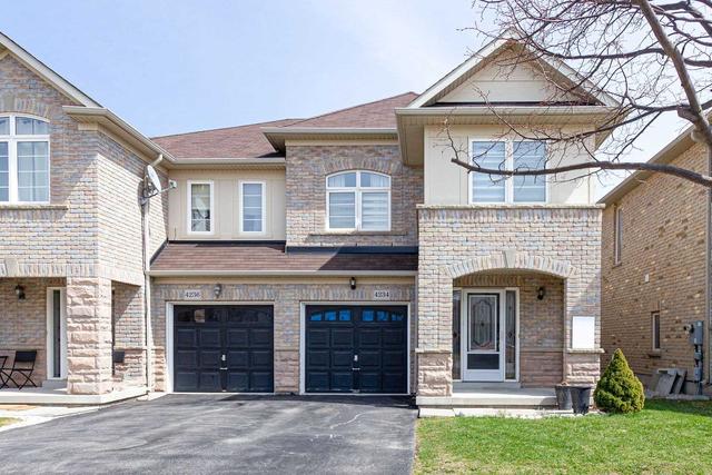 4234 Thomas Alton Blvd, House semidetached with 3 bedrooms, 3 bathrooms and 2 parking in Burlington ON | Card Image