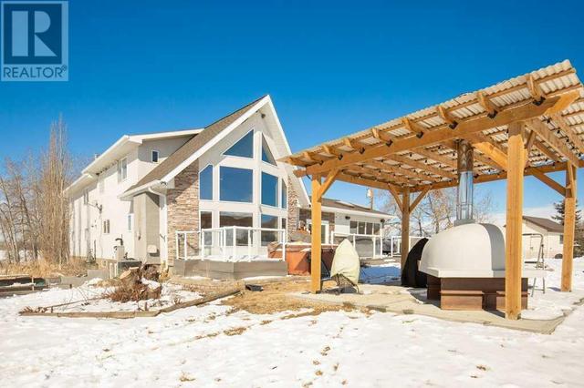 39525 Highway 766, Home with 4 bedrooms, 4 bathrooms and null parking in Lacombe County AB | Image 6