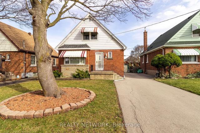 145 Beland Ave S, House detached with 3 bedrooms, 1 bathrooms and 4 parking in Hamilton ON | Image 12