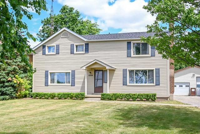 8204 Airport Rd, House detached with 4 bedrooms, 2 bathrooms and 26 parking in Hamilton ON | Image 1