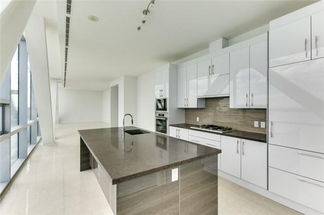 ph1404 - 29 Queens Quay E, Condo with 4 bedrooms, 4 bathrooms and 2 parking in Toronto ON | Image 12