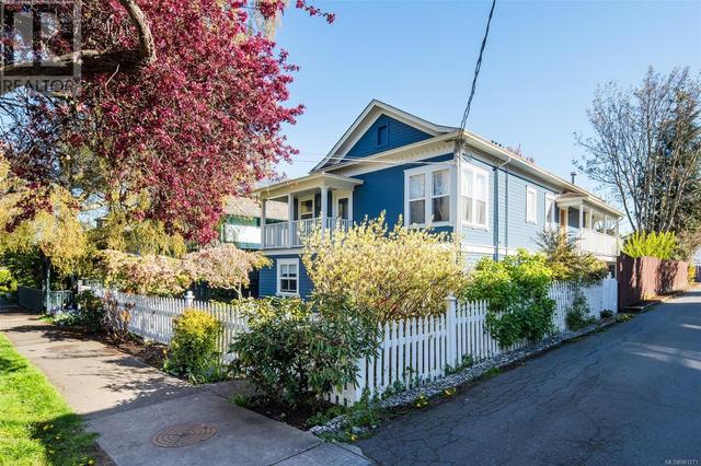 1115/1117 Chapman St, House detached with 5 bedrooms, 4 bathrooms and 4 parking in Victoria BC | Image 56