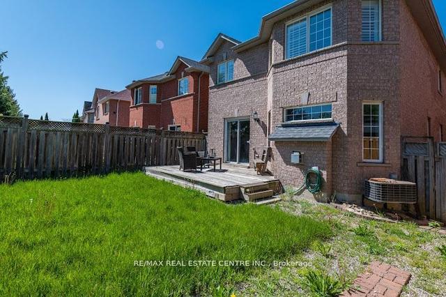 925 Knotty Pine Grve, House detached with 4 bedrooms, 3 bathrooms and 6 parking in Mississauga ON | Image 31