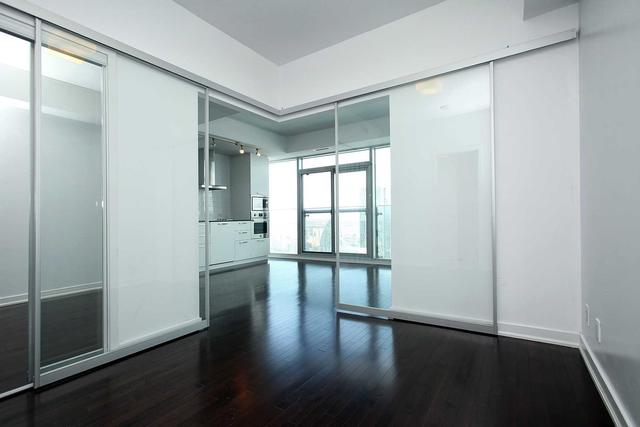 6312 - 14 York St, Condo with 1 bedrooms, 1 bathrooms and 1 parking in Toronto ON | Image 8
