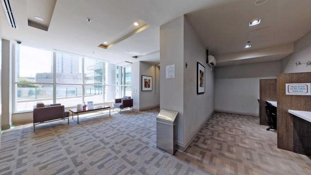 2003 - 18 Harbour St, Condo with 1 bedrooms, 1 bathrooms and 0 parking in Toronto ON | Image 9