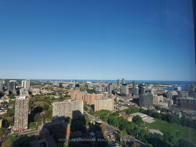 4005 - 181 Dundas St E, Condo with 2 bedrooms, 1 bathrooms and 0 parking in Toronto ON | Image 3
