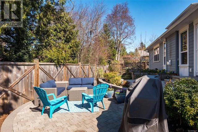 2706 Stone's Throw Lane, House detached with 5 bedrooms, 5 bathrooms and 2 parking in Saanich BC | Image 13