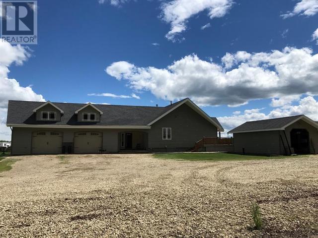 123039 Township Rd 722, House detached with 2 bedrooms, 2 bathrooms and 6 parking in Grande Prairie County No. 1 AB | Image 2