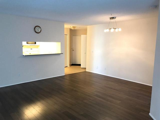 102 - 55 Arbour Grove Close Nw, Condo with 3 bedrooms, 2 bathrooms and 1 parking in Calgary AB | Image 2