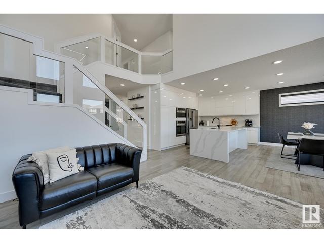 827 Glenridding Ravine Wd Sw, House detached with 6 bedrooms, 5 bathrooms and null parking in Edmonton AB | Image 2