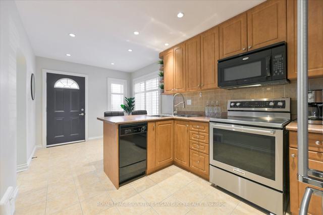 260 Westview Blvd, House detached with 2 bedrooms, 2 bathrooms and 5 parking in Toronto ON | Image 23