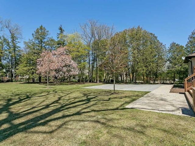 3077 Lakeshore Rd, House detached with 3 bedrooms, 3 bathrooms and 5 parking in Burlington ON | Image 32