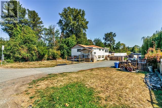 714 Bruce Ave, House detached with 7 bedrooms, 3 bathrooms and 12 parking in Nanaimo BC | Image 2