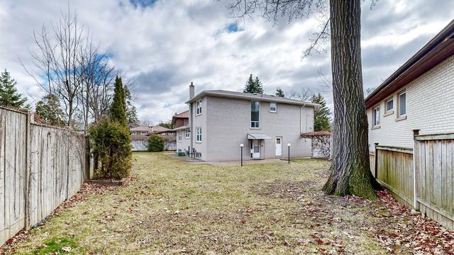 21 Pitkin Crt, House detached with 3 bedrooms, 2 bathrooms and 5 parking in Toronto ON | Image 33