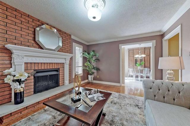 5362 Westhampton Rd, House detached with 5 bedrooms, 4 bathrooms and 6 parking in Mississauga ON | Image 2