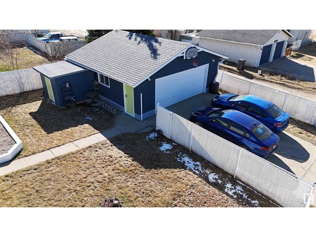 5243 44 Av, House detached with 5 bedrooms, 2 bathrooms and null parking in Drayton Valley AB | Image 2