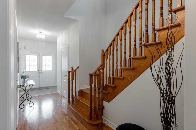 31 Juldan Pl, House semidetached with 3 bedrooms, 4 bathrooms and 4 parking in Vaughan ON | Image 7