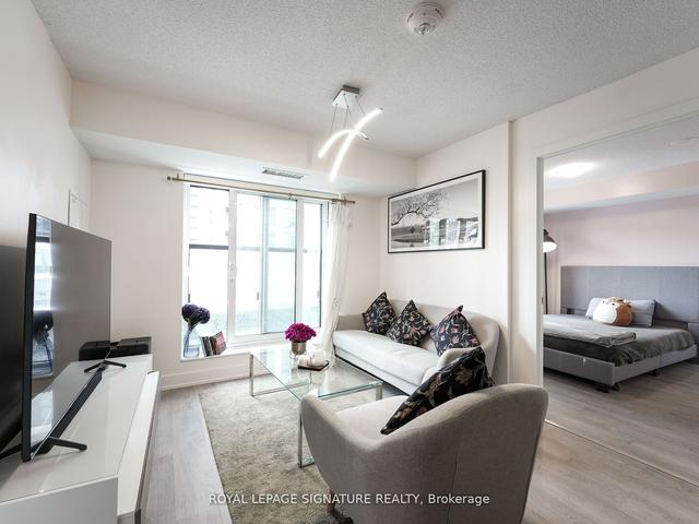 419 - 9 Mabelle Ave, Condo with 2 bedrooms, 2 bathrooms and 1 parking in Toronto ON | Image 6