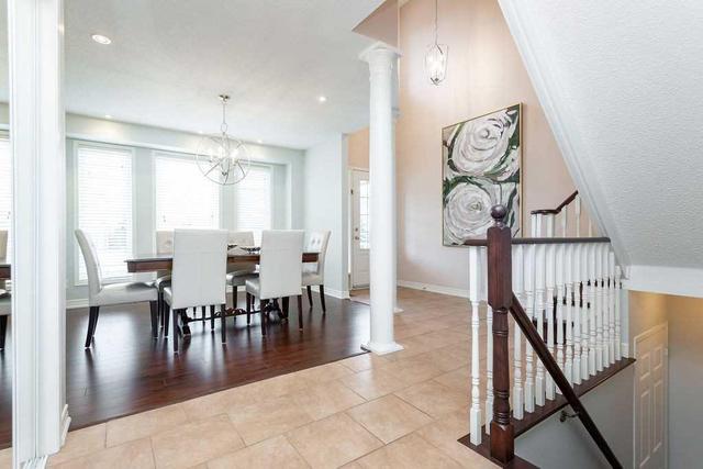 1021 Bradley Terr, House detached with 3 bedrooms, 3 bathrooms and 3 parking in Milton ON | Image 2