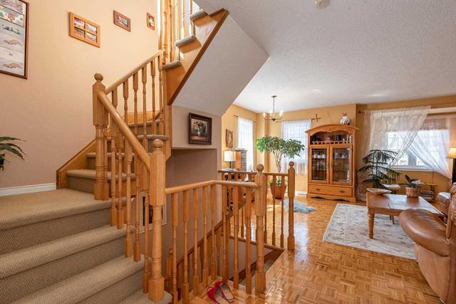 40 Springside Way, Townhouse with 3 bedrooms, 3 bathrooms and 2 parking in Toronto ON | Image 3