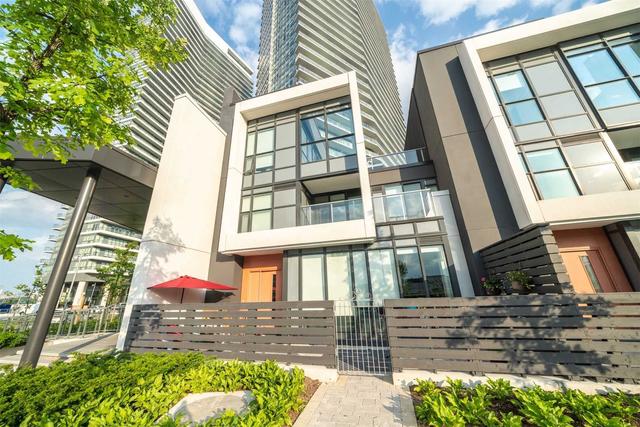 th3 - 113 Mcmahon Dr, Townhouse with 4 bedrooms, 4 bathrooms and 2 parking in Toronto ON | Image 1