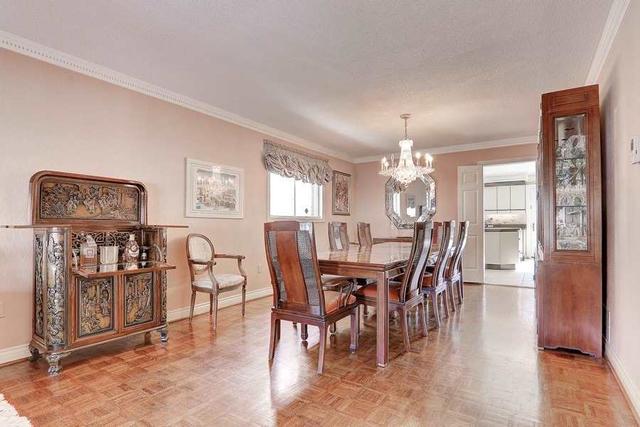 43 Charlton Blvd, House detached with 5 bedrooms, 4 bathrooms and 6 parking in Toronto ON | Image 3