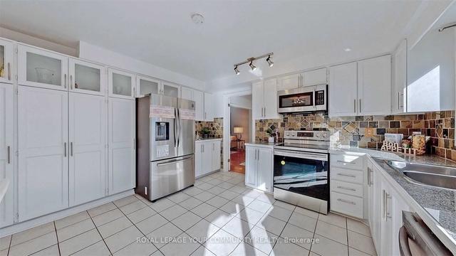 1 Sala Dr, House detached with 4 bedrooms, 4 bathrooms and 4 parking in Richmond Hill ON | Image 4