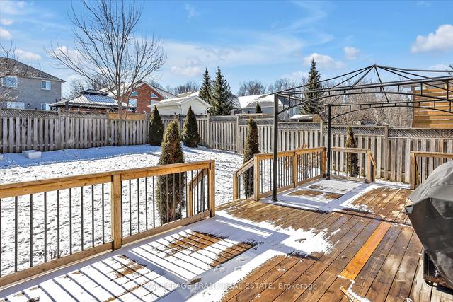 1819 Giles Ave, House detached with 4 bedrooms, 4 bathrooms and 4 parking in Peterborough ON | Image 31