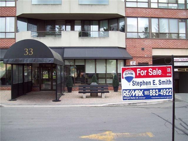 404 - 33 Weldrick Rd E, Condo with 2 bedrooms, 2 bathrooms and 1 parking in Richmond Hill ON | Image 1