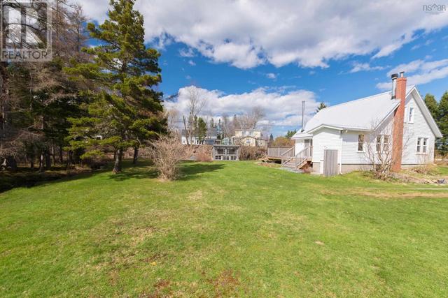 5192 Highway 331, House detached with 3 bedrooms, 1 bathrooms and null parking in Lunenburg MD NS | Image 8