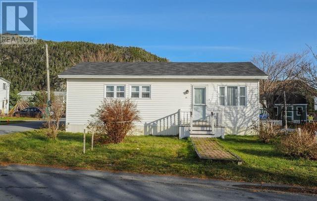 41 Swans Road, House detached with 3 bedrooms, 1 bathrooms and null parking in Placentia NL | Image 2