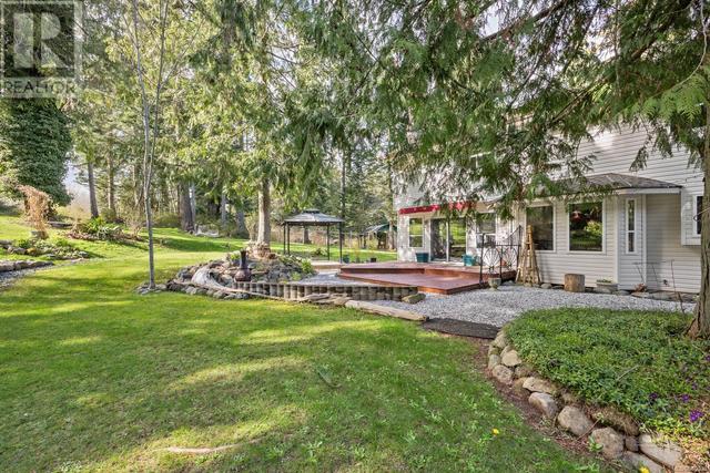 6249 Island Hwy, House detached with 3 bedrooms, 3 bathrooms and 8 parking in Comox Valley A BC | Image 11
