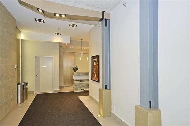 302 - 400 Wellington St, Condo with 1 bedrooms, 1 bathrooms and 1 parking in Toronto ON | Image 4