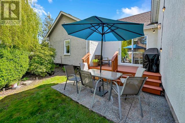 3820 Epsom Dr, House detached with 4 bedrooms, 1 bathrooms and 3 parking in Saanich BC | Image 22