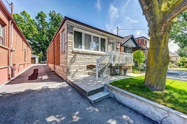 613 Caledonia Rd, House detached with 2 bedrooms, 2 bathrooms and 3 parking in Toronto ON | Image 24