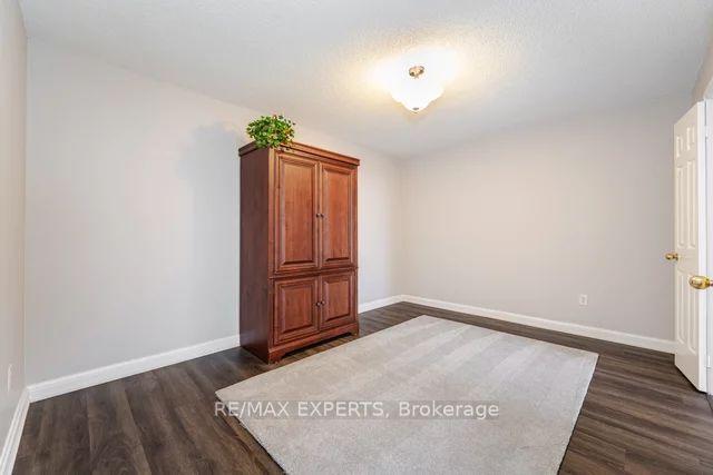 2007 - 24 Hanover Rd, Condo with 2 bedrooms, 2 bathrooms and 1 parking in Brampton ON | Image 5