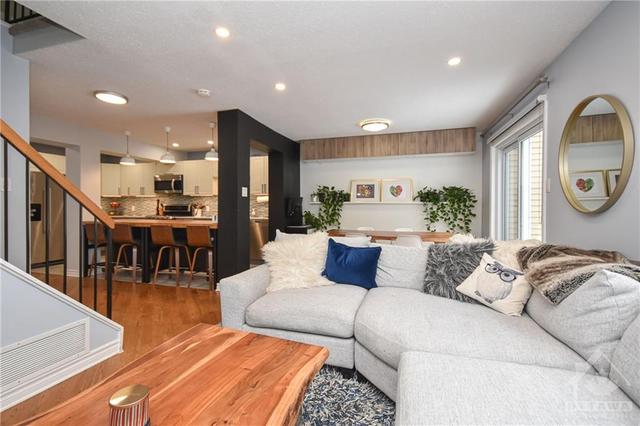 272 Pickford Drive, Townhouse with 3 bedrooms, 4 bathrooms and 3 parking in Ottawa ON | Image 10