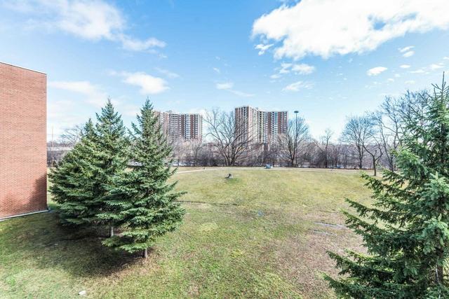 206 - 150 Leeward Glenway Way, Townhouse with 4 bedrooms, 2 bathrooms and 1 parking in Toronto ON | Image 22