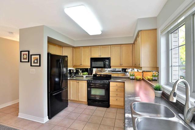 1 - 223 Rebecca St, Townhouse with 2 bedrooms, 3 bathrooms and 1 parking in Oakville ON | Image 8