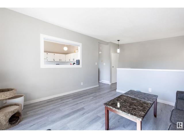 8922d 144 Av Nw, House attached with 2 bedrooms, 1 bathrooms and null parking in Edmonton AB | Image 5