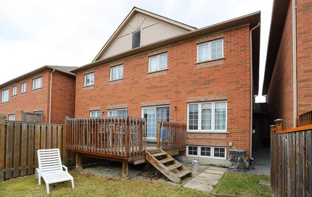 17 Lander Cres, House attached with 3 bedrooms, 4 bathrooms and 3 parking in Vaughan ON | Image 16