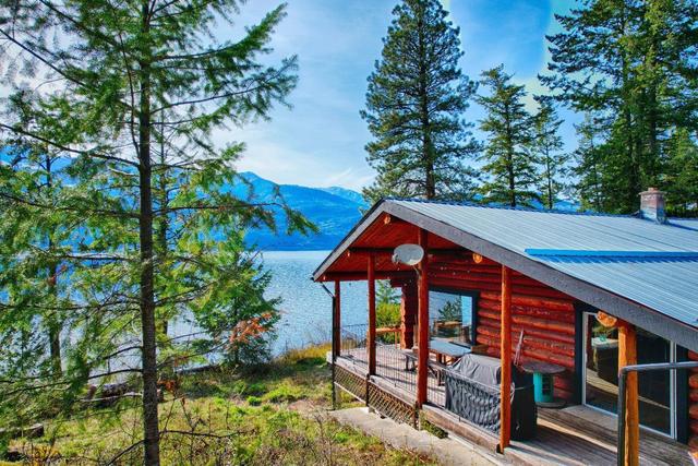857 Riondel Rd, House detached with 3 bedrooms, 2 bathrooms and null parking in Central Kootenay A BC | Image 2