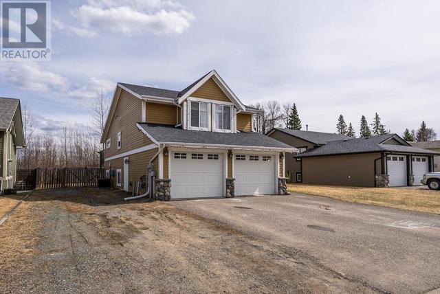 9232 Twinberry Drive, House detached with 5 bedrooms, 3 bathrooms and null parking in Prince George BC | Image 3