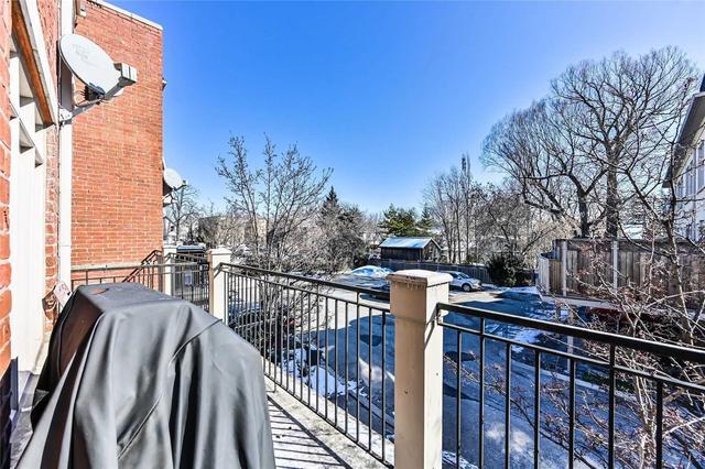 6 - 86 Lakeshore Rd W, House attached with 2 bedrooms, 3 bathrooms and 3 parking in Oakville ON | Image 11