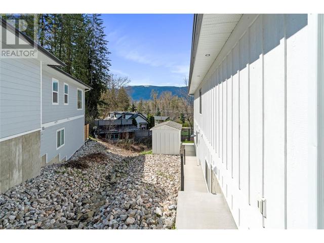 30 15th Avenue Se, House detached with 5 bedrooms, 5 bathrooms and 2 parking in Salmon Arm BC | Image 57