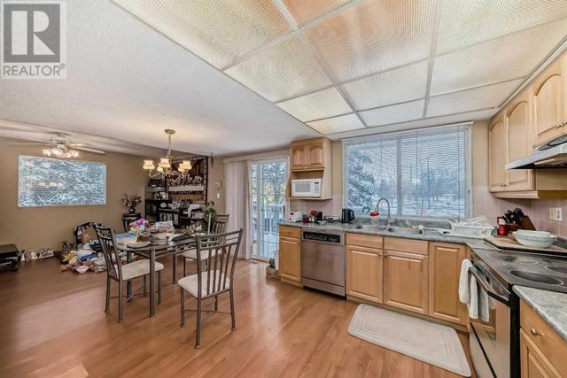 14 Varmoor Place Nw, House detached with 4 bedrooms, 2 bathrooms and 4 parking in Calgary AB | Image 7