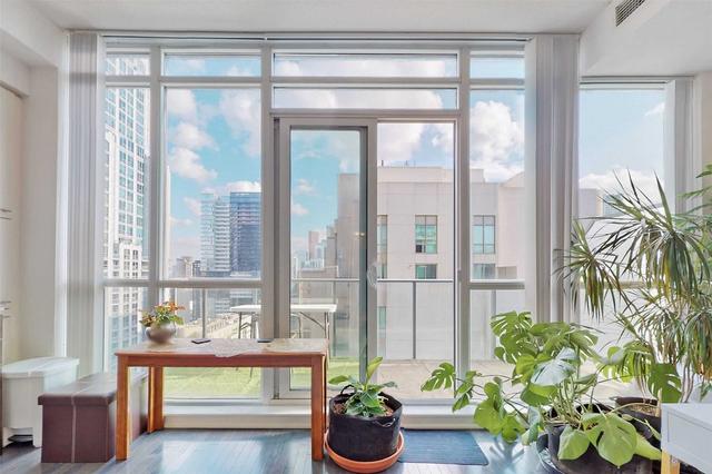 2707 - 770 Bay St, Condo with 1 bedrooms, 1 bathrooms and 1 parking in Toronto ON | Image 4