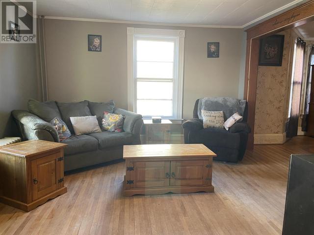 135 River Street, House detached with 3 bedrooms, 1 bathrooms and null parking in Stellarton NS | Image 4