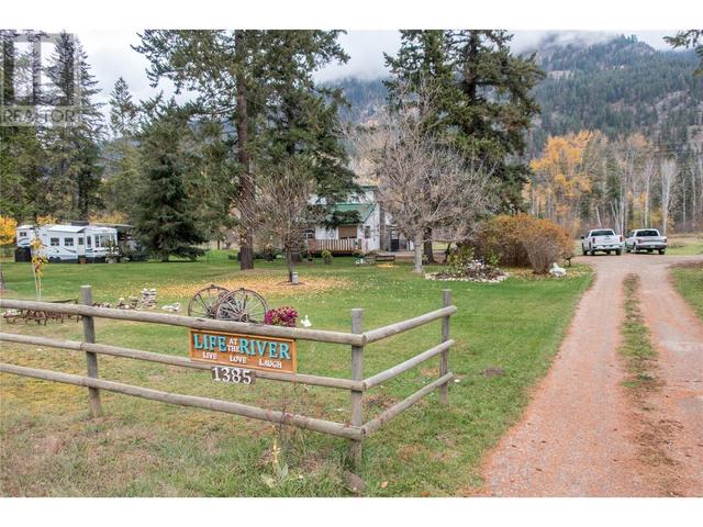 1385 6 Highway, House detached with 2 bedrooms, 1 bathrooms and null parking in North Okanagan E BC | Image 10